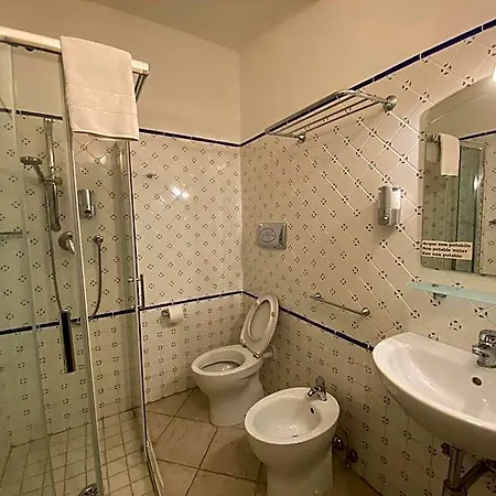 Petite Maison - Petits Alojamento de Acomodação e Pequeno-almoço 4*